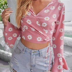 Bell sleeve floral top womens NWOT